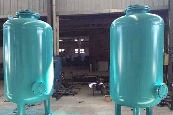 為什么過濾器材料大多使用的是襯膠罐？