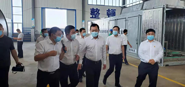 朝陽市委副書記、市長謝衛(wèi)東蒞臨一諾環(huán)保產業(yè)園考察并指導工作